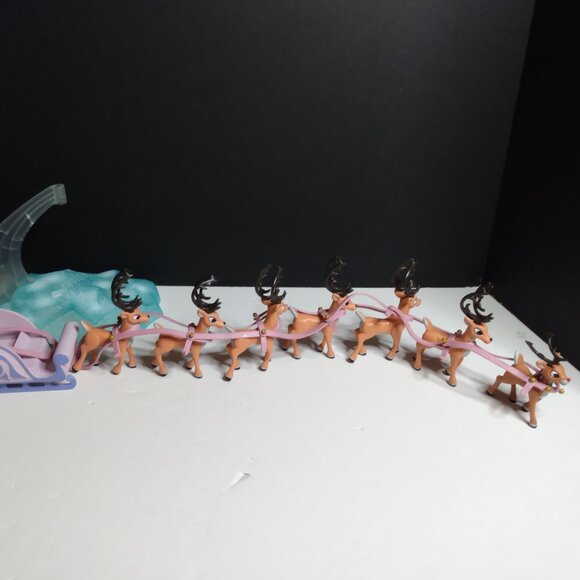 Rudolph The Red Nosed Reindeer Santa's Sleigh & Reindeer Team Figurine Set - Picture 1 of 16